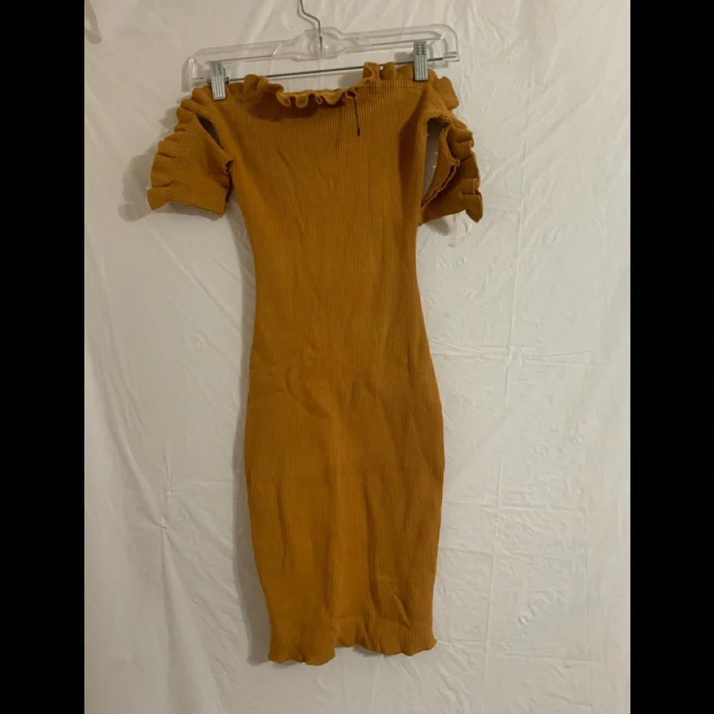 MUSTARD OFF SHOULDER SEXY DRESS - Picture 3 of 4